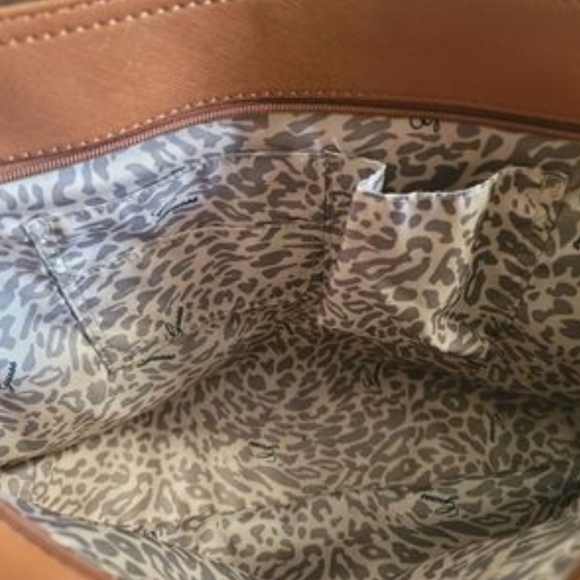 Guess Tote Purse - Picture 7 of 9